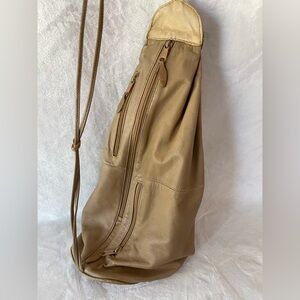 Laura Adams leather purse crossbody backpack adjustable convertible